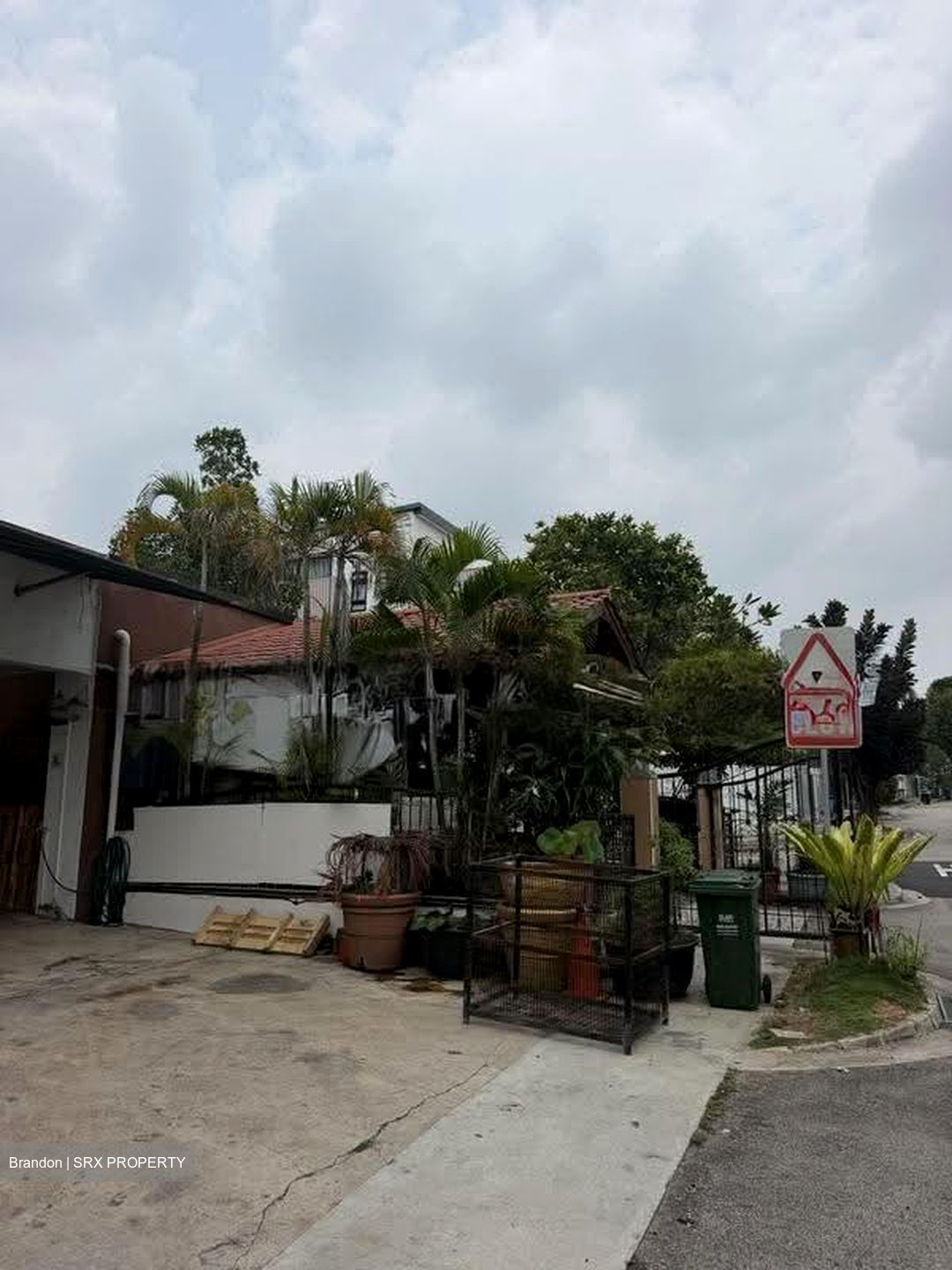 Toh Estate (D17), Terrace #617595541